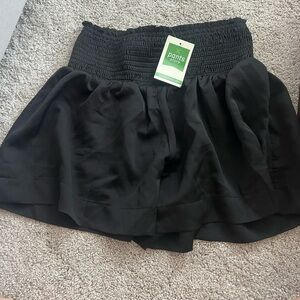 BRAND NEW WITH TAGS Pant Store flowy black shorts